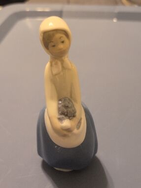 Blue and Cream Small Girl Figurine - Rex Valencia, Spain